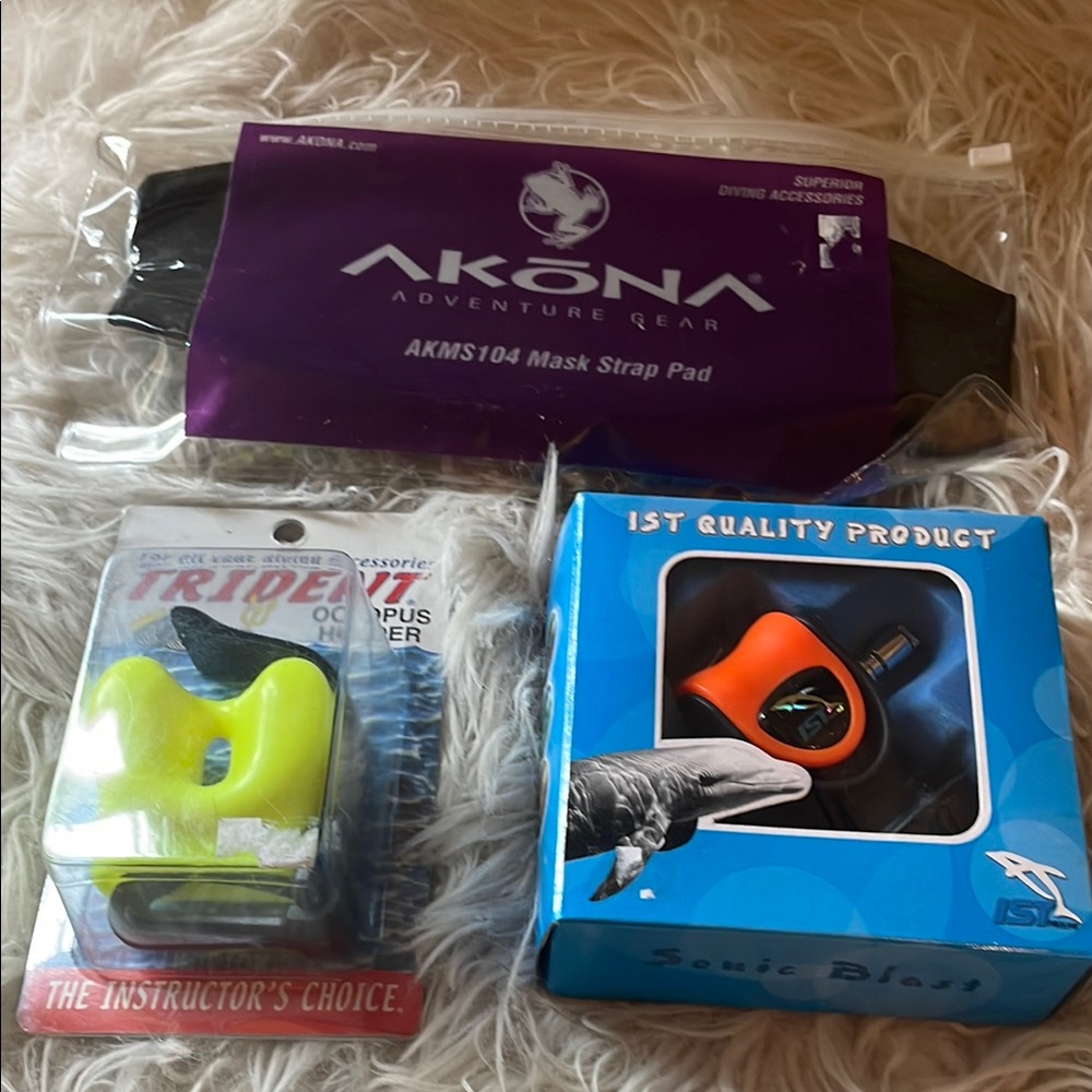 NEW! Scuba Diving Gear with Mask Strap Pad, octopus holder, and sonic blaster